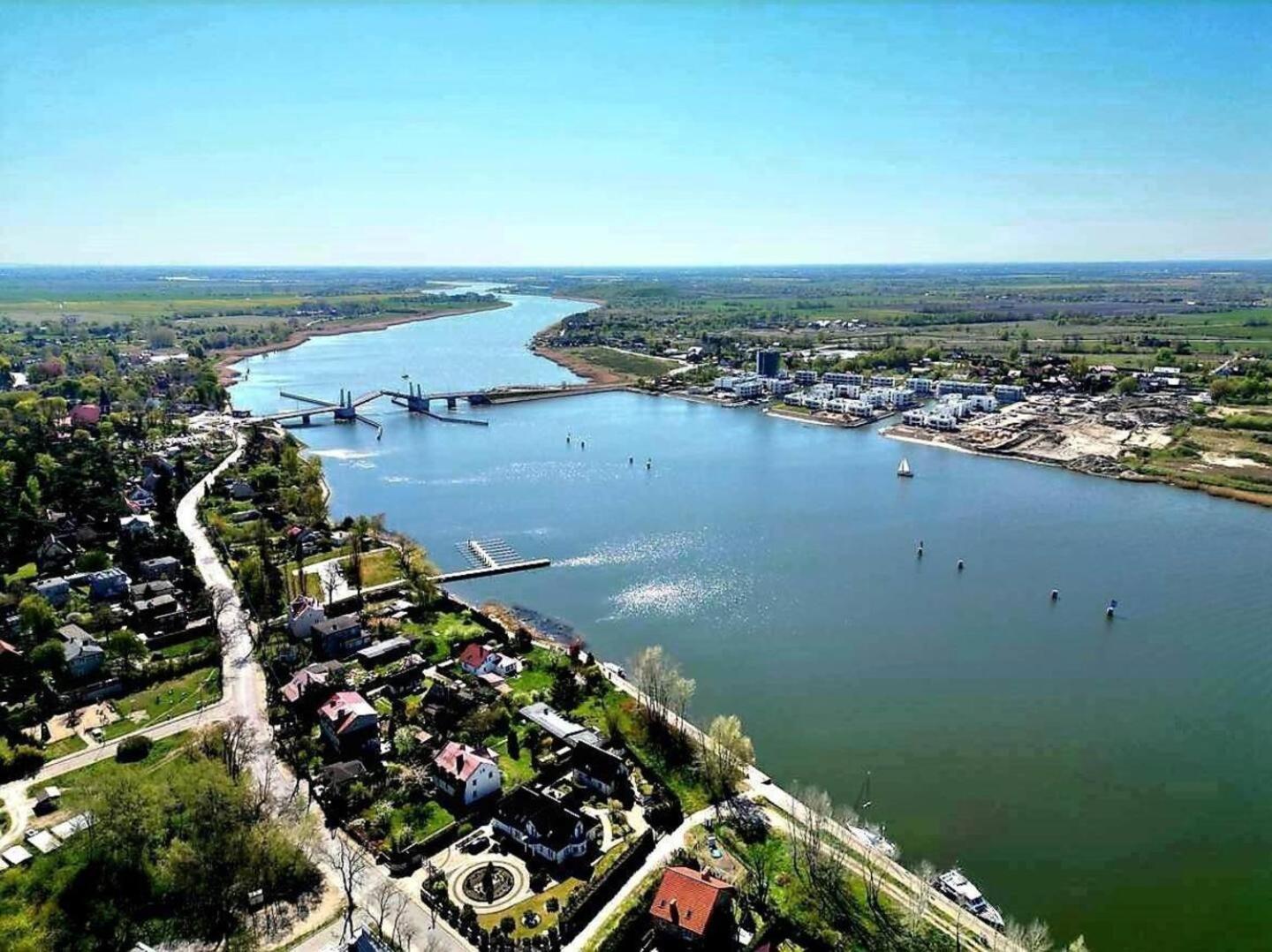 Sunny Place - Funny Place, Ze Slonecznym Ogrodkiem Na Wyspie Sobieszewskiej - Baltic Line * Gdaňsk